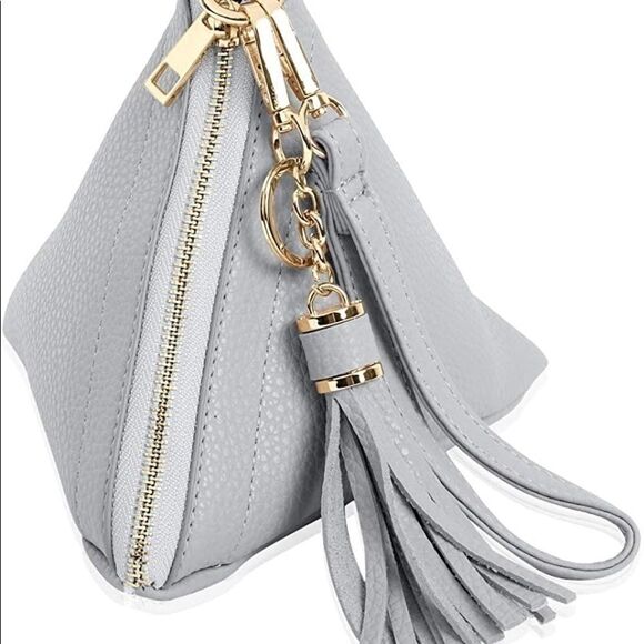 ⭐️Host Pick⭐️ Pyramid Shaped Tassel Leather Wristlet/Clutch - Picture 3 of 15